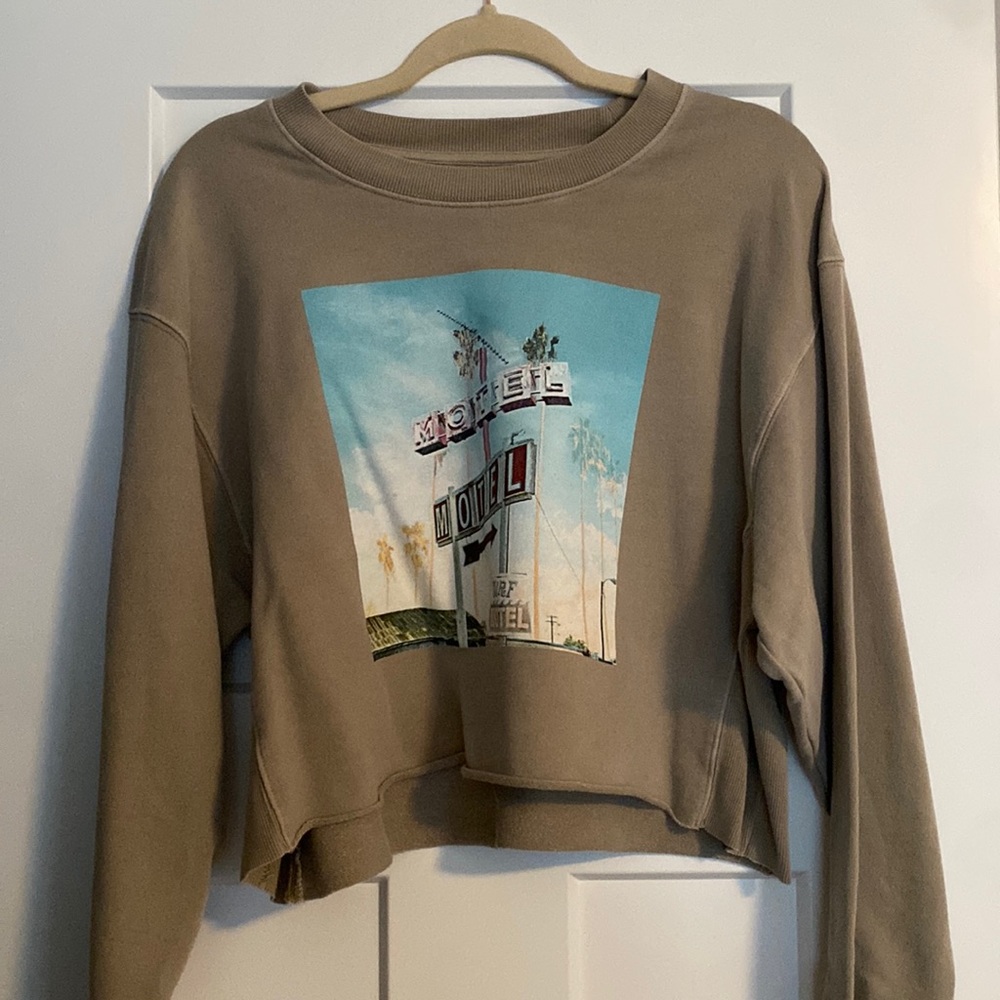 Cropped Graphic Long Sleeve Shirt